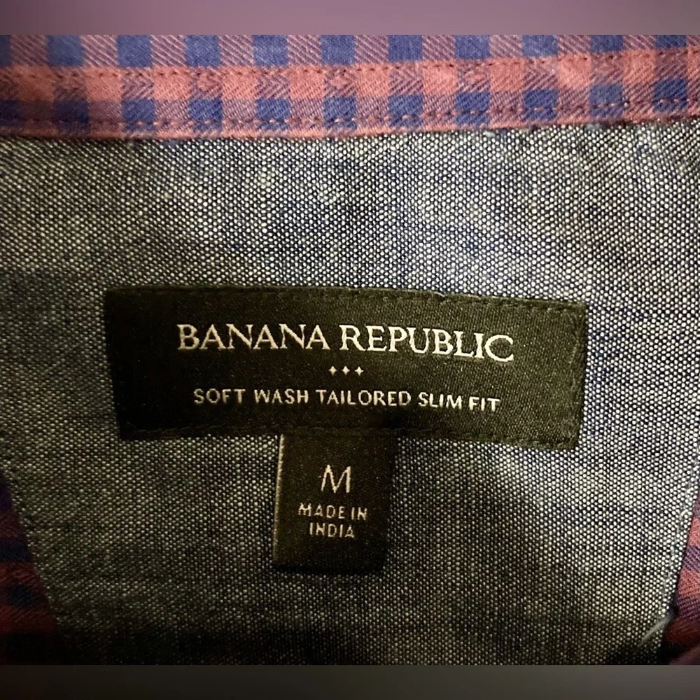 Banana Republic Men’s Medium Purple/Blue Soft Wash Tailored Slim Fit Shirt‎